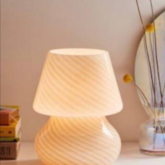 Meet your Posher, Niki - Picture 1 of 1